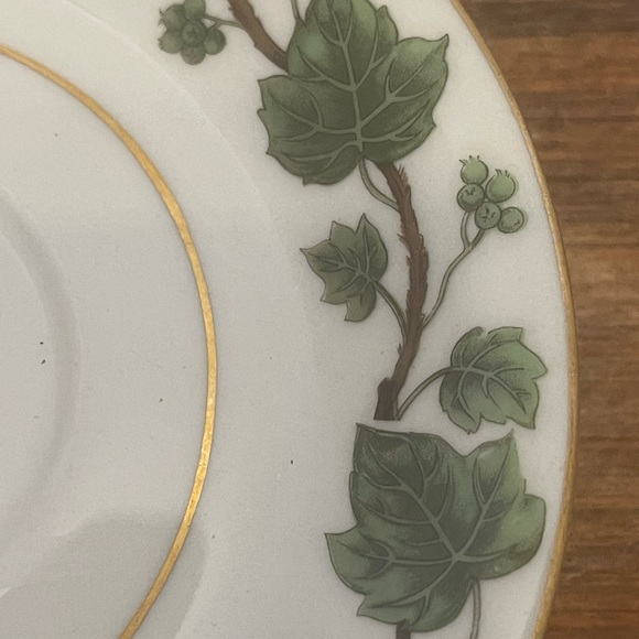 Vintage 1940’s Royal Jackson Emarld Ivy Saucer (11 available) - Picture 4 of 7